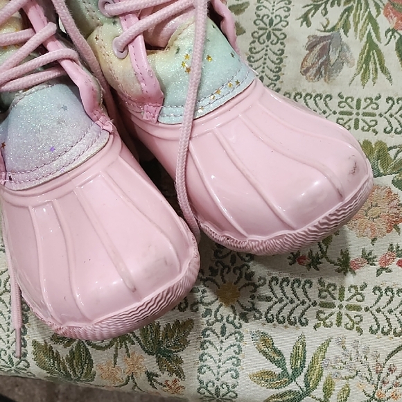 Source Unknown Pink and Rainbow Kids Boots - Picture 2 of 6